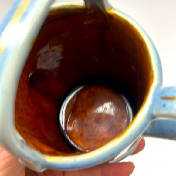 Vintage “McCoy” pottery USA small glazed watering can with cabbage rise design - Picture 7 of 11